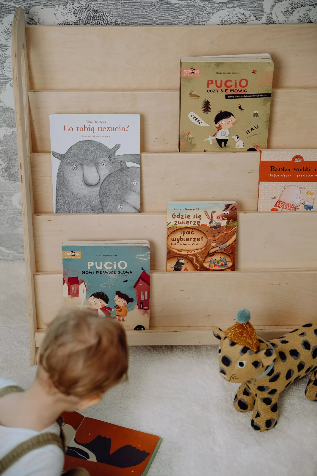 biblioteczka na książeczki dla dzeci