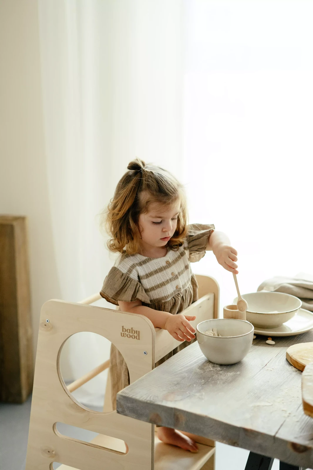 kitchen helper drewniany M(1).webp