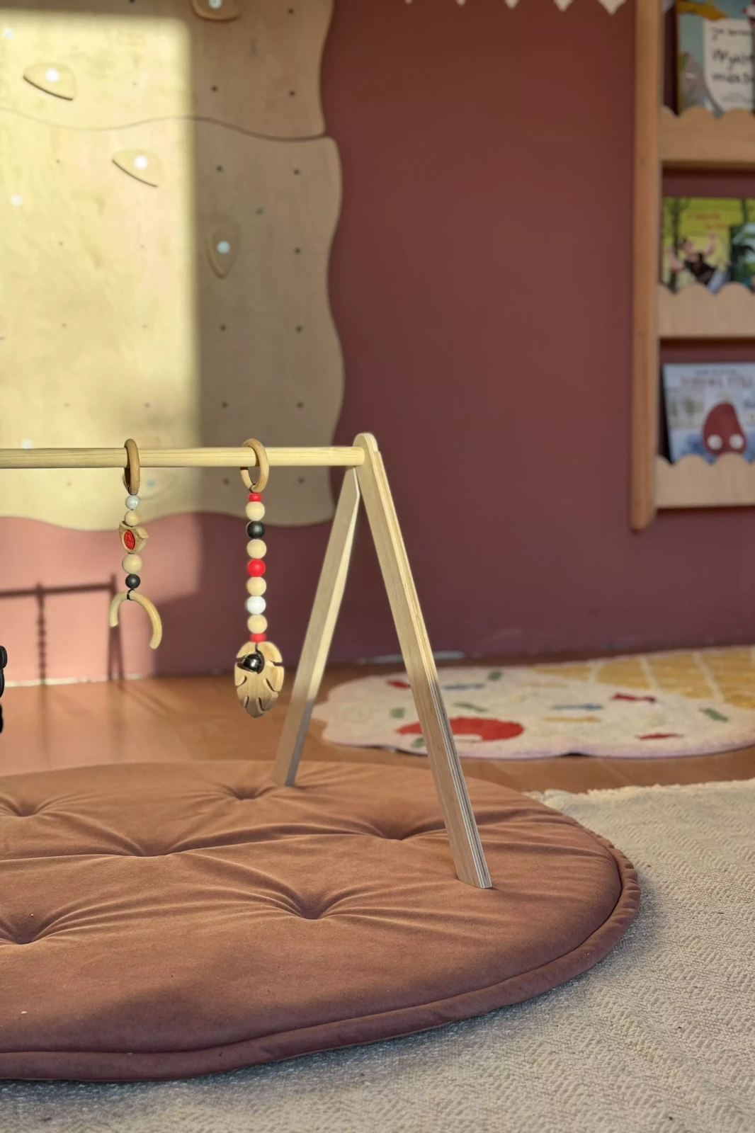 Baby gym stojak edukacyjny Babywood
