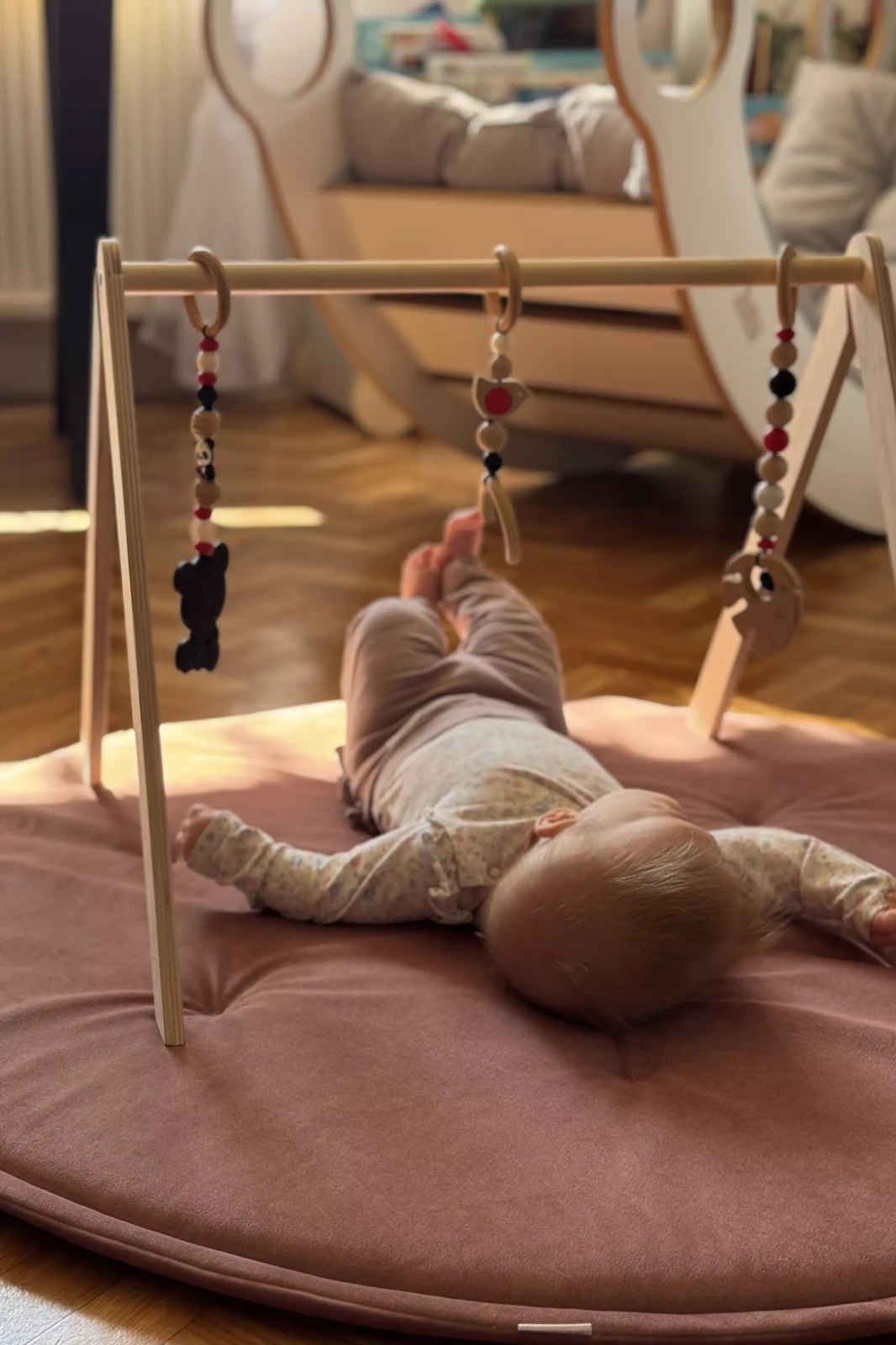 Baby gym Pałąk edukacyjny Babywood naturalny