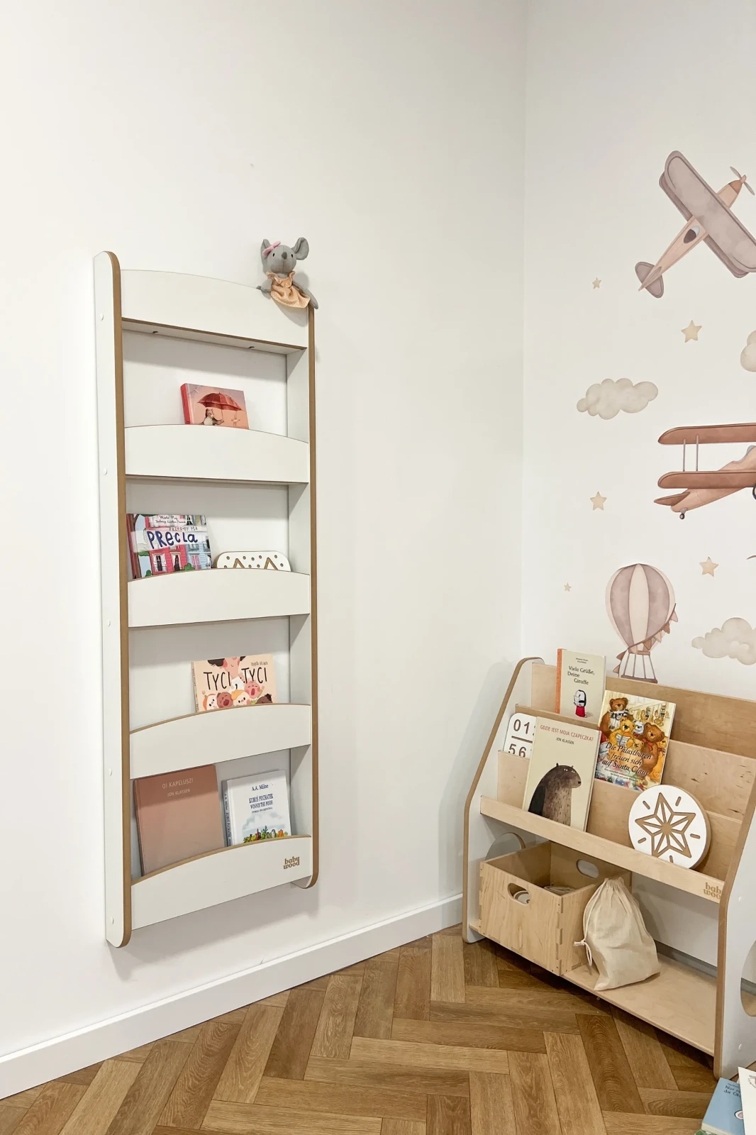 Regał na książeczki i dekoracje Babywood