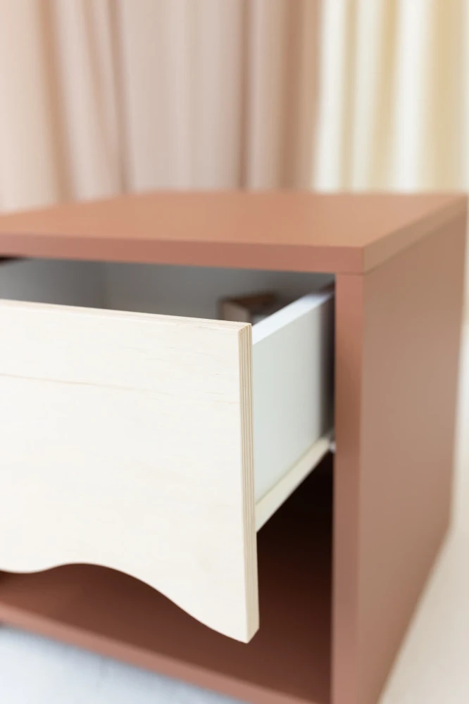 Estetyczna szafka nocna w stylu Babywood