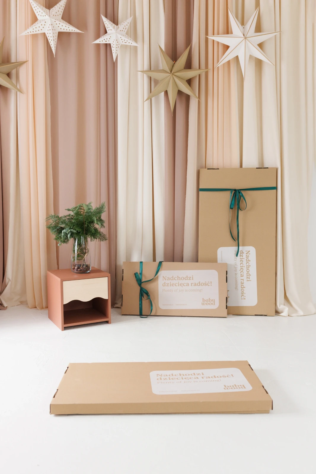 Minimalistyczna szafka nocna WAVE Babywood
