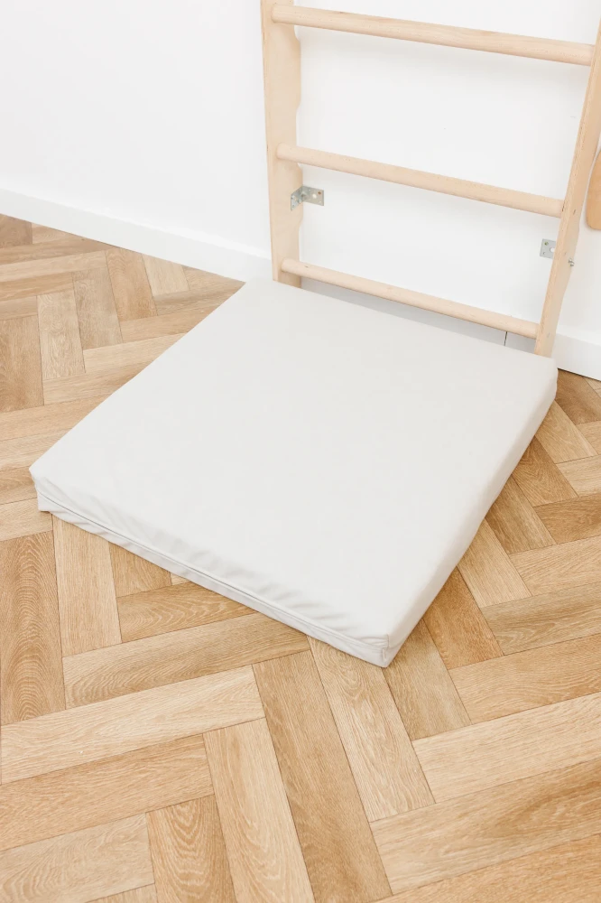 Mata ochronna pod drabinkę gimnastyczną - materac dla dzieci Babywood