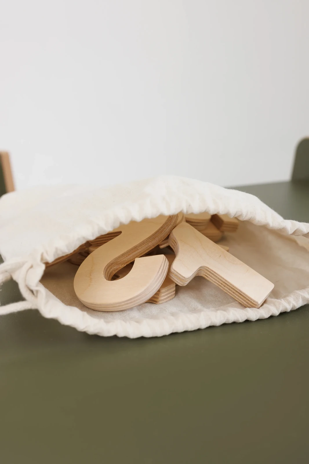 Zabawka Montessori do nauki liczenia - drewniane cyfry Babywood