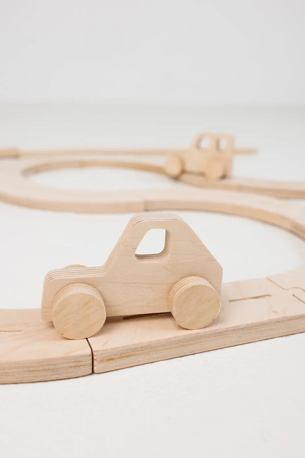 Drewniana droga dla dzieci z autkami Babywood - edukacyjna zabawka Montessori